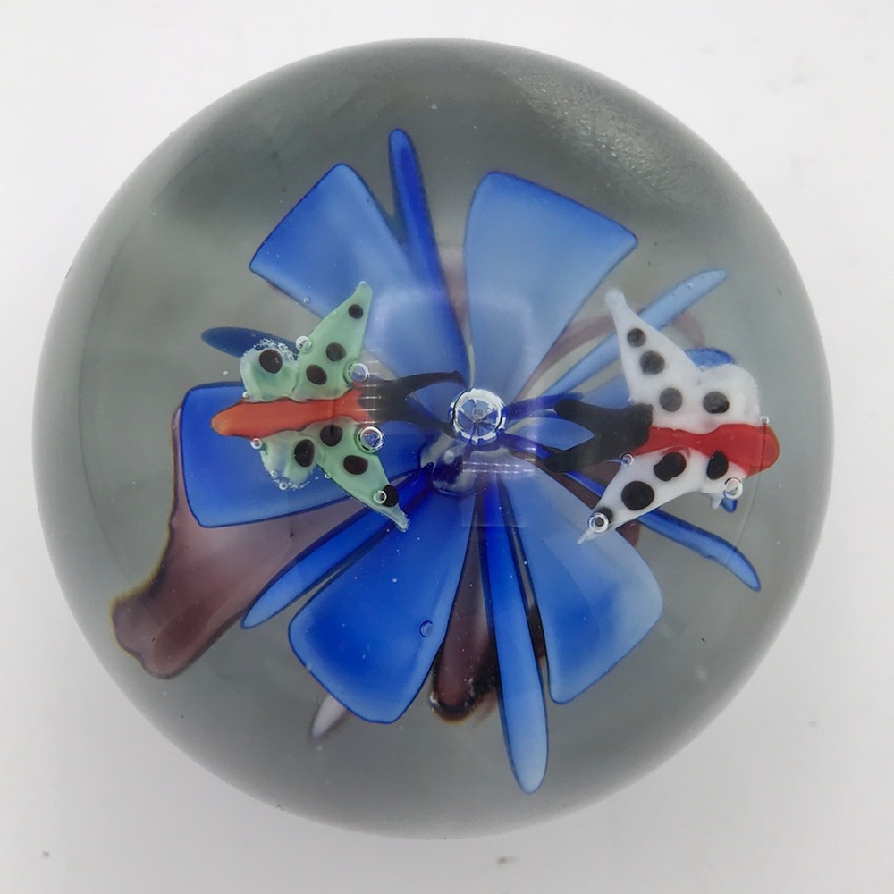 VTG Flower & Butterflies Paperweight 2-3/4"‎ x 2-3/4"